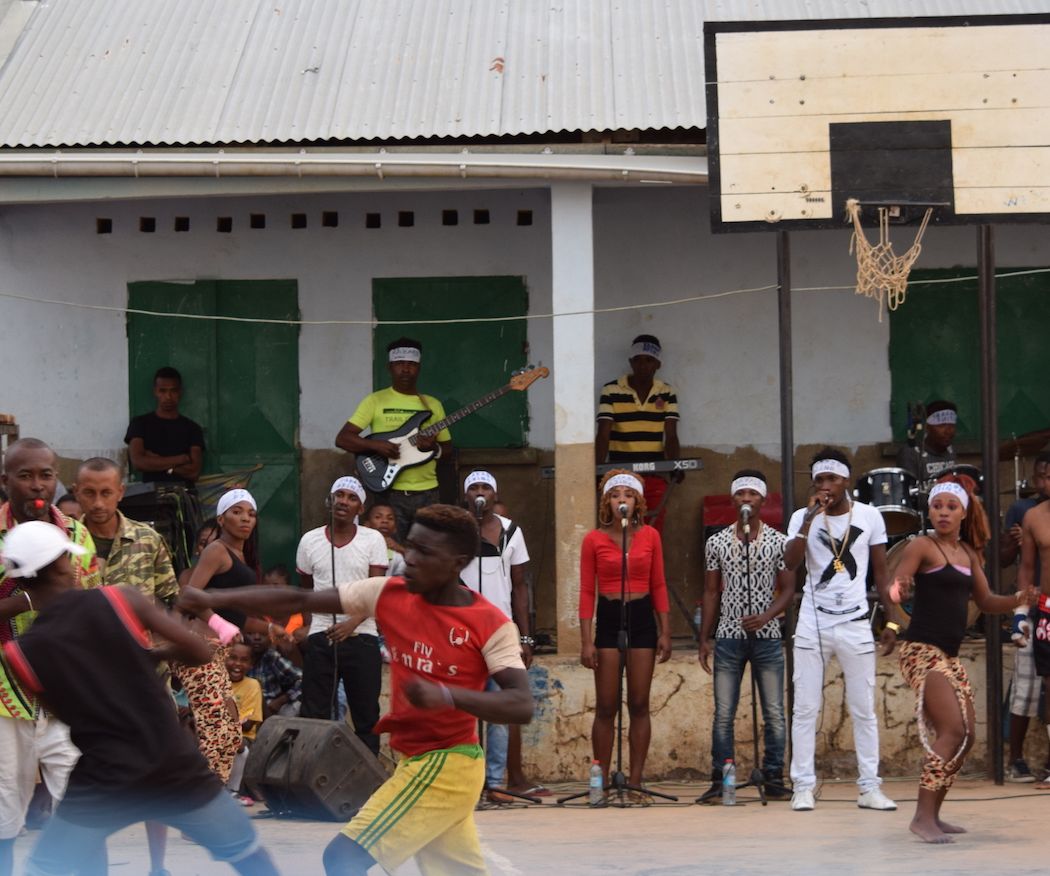 Fighting and singing in Madagascar